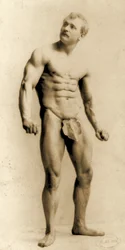 Eugen Sandow, in klassischer antiker griechisch-römischer Pose, ca. 1893